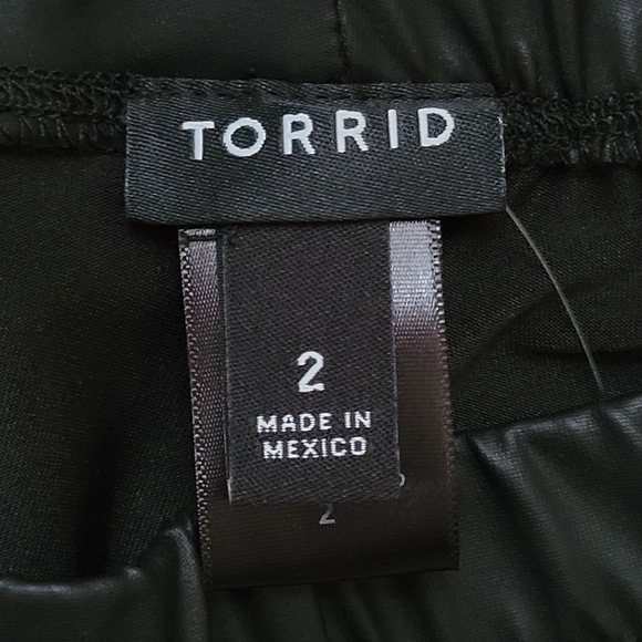 NWT Torrid Open Knee Black Faux Leather Pants Plus Size 2X - Picture 3 of 11
